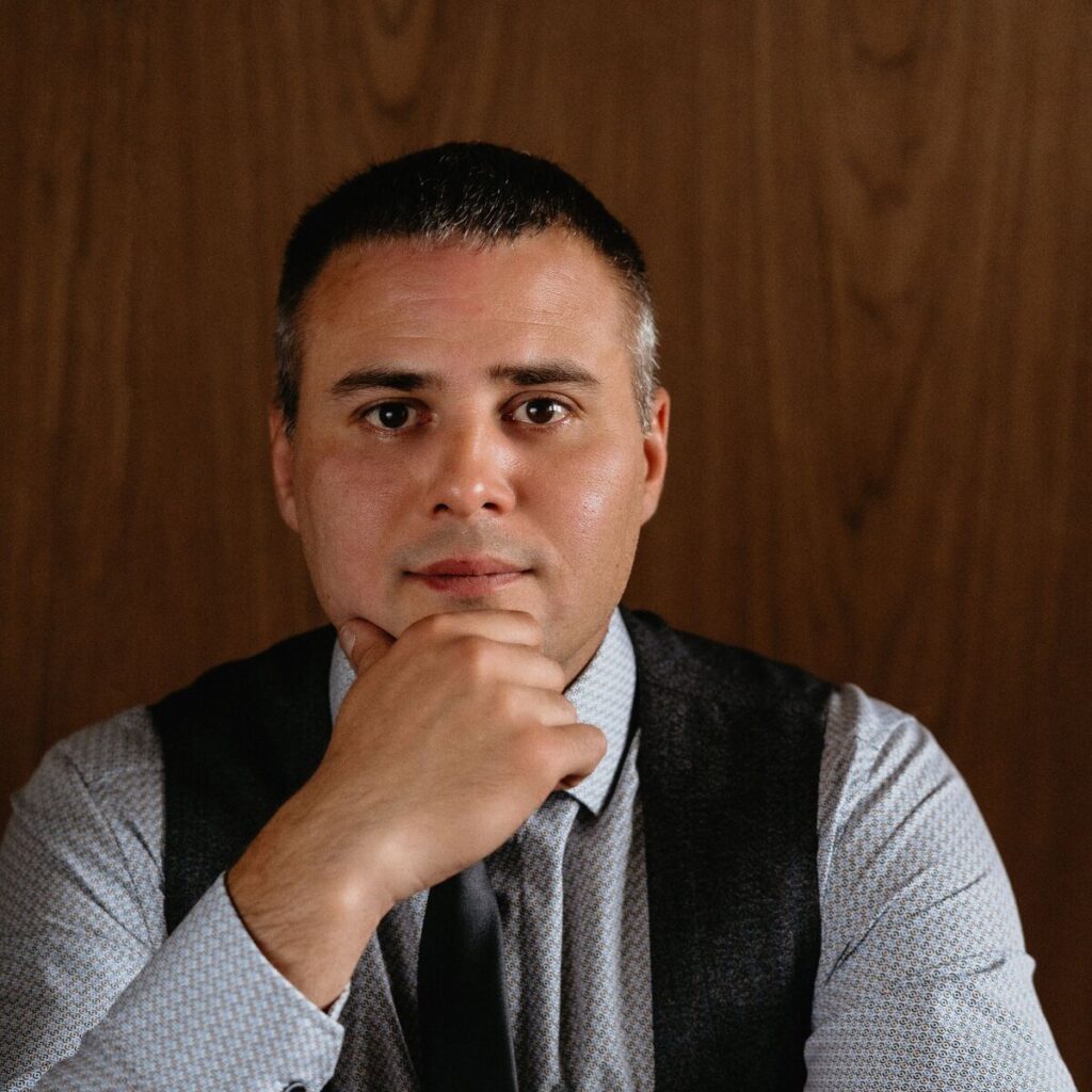 Владимир Волков — старший юрист компании «Прогресс»